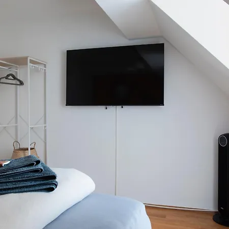 Quiet Courtyard Altstadt - 3br & Free Parking By Hero Homes