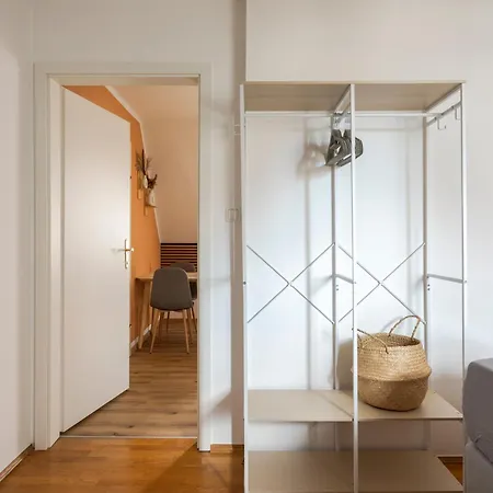 Quiet Courtyard Altstadt - 3br & Free Parking By Hero Homes Graz