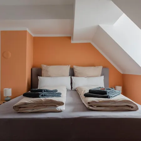 Quiet Courtyard Altstadt - 3br & Free Parking By Hero Homes Appartement Graz