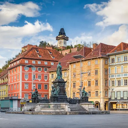 Quiet Courtyard Altstadt - 3br & Free Parking By Hero Homes * Graz